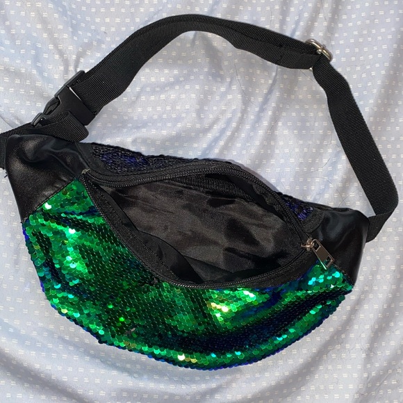 Green and black belt bag - Picture 1 of 3